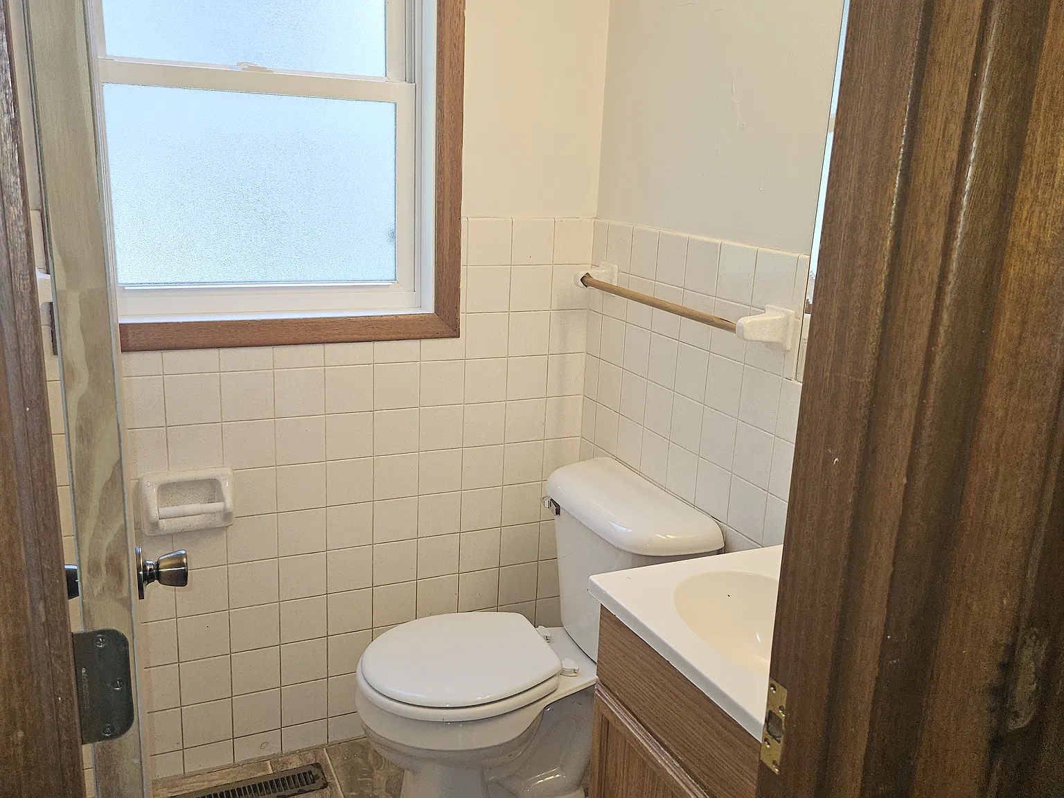 4 bed, 1.5 bath, $1,900 — Photo 4