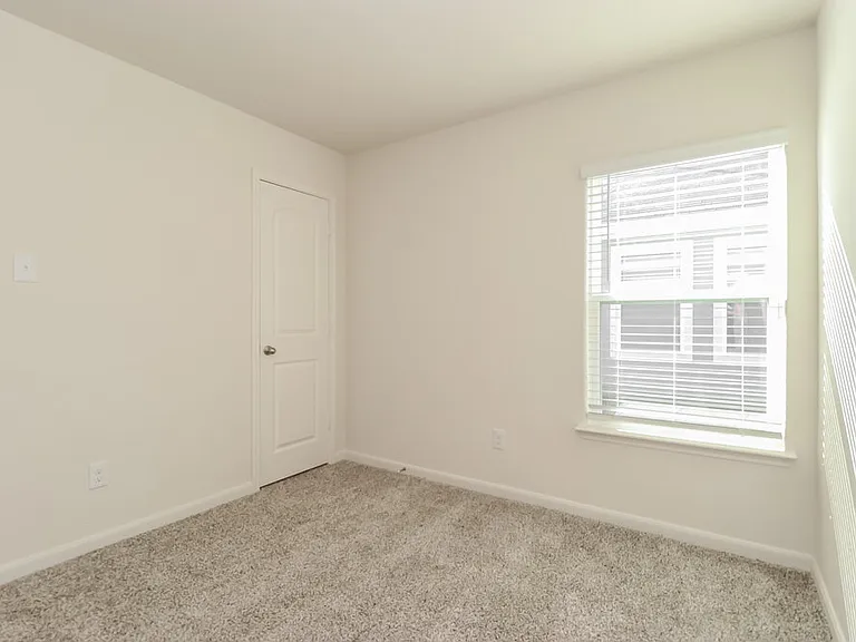 1313 Woodwinds Dr — Photo 13