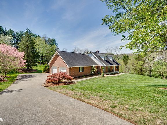2nd image of 400 Pactolus Rd