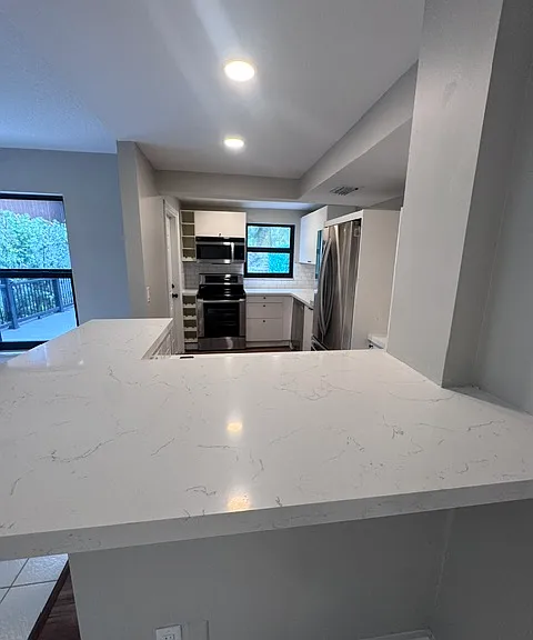 1728 NE 2nd Ave #2 — Photo 5