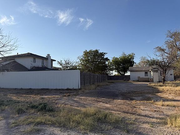 4th image of 1204 Houston Ave