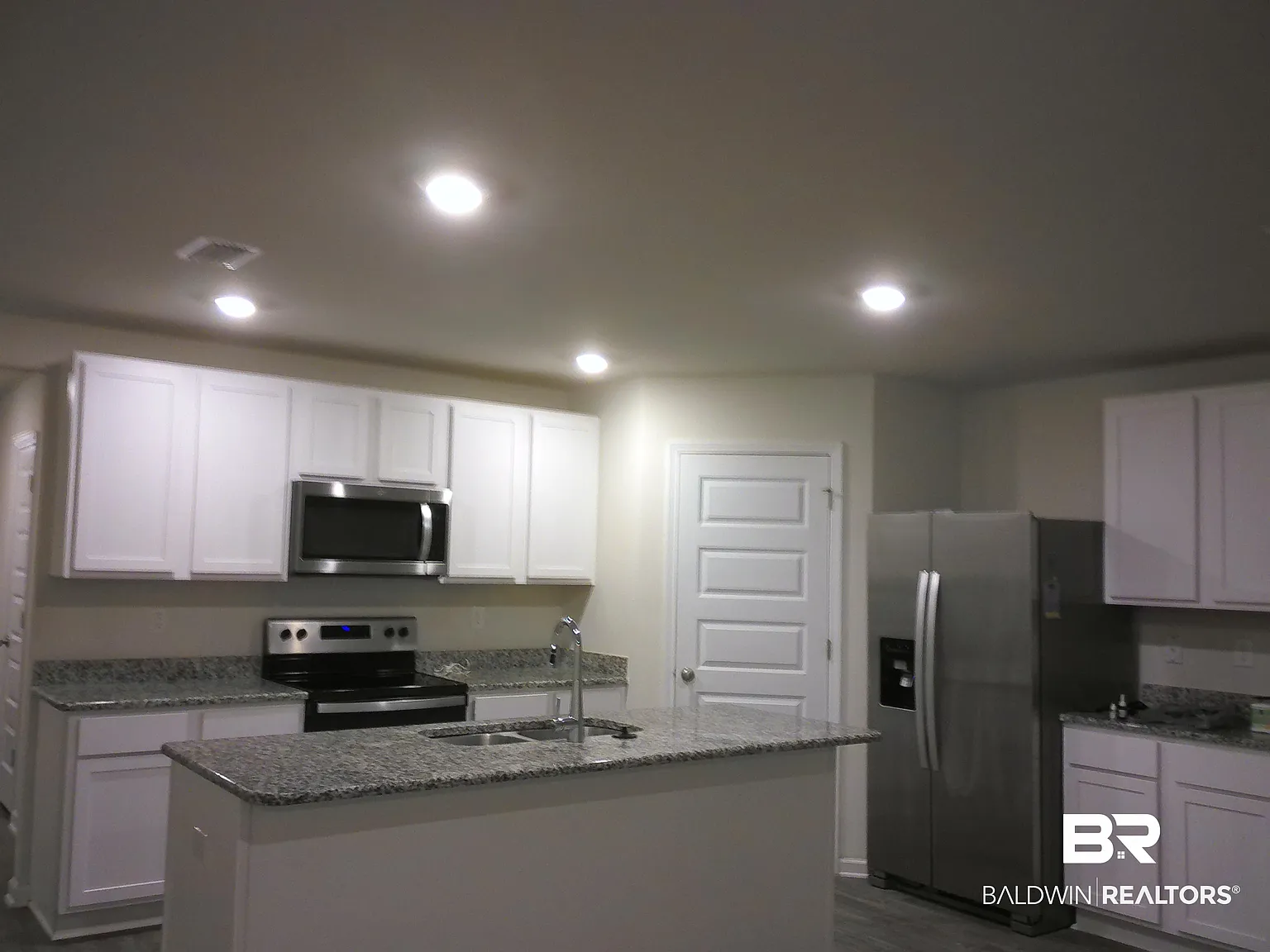 4 bed, 2.0 bath, 1747 sqft, $2,250 — Photo 2