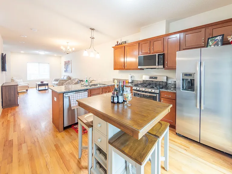 219 Pepin Pl — Photo 5