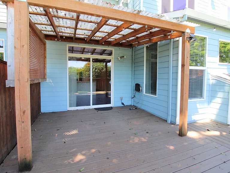 10722 NE 5th Ave — Photo 31