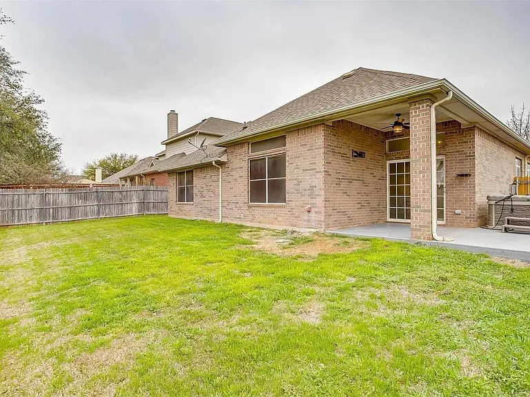 5528 Milford Dr — Photo 21