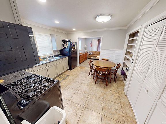 4th image of 3105 Underwood St