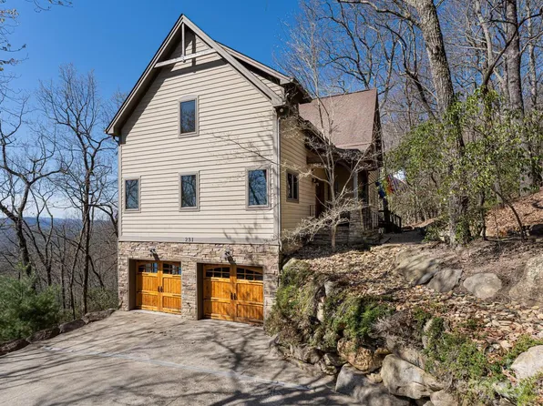 231 Lost Cabin Dr, Mills River, NC 28759