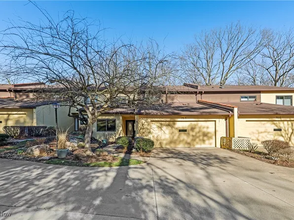 764 Hampton Ridge Dr, Akron, OH 44313