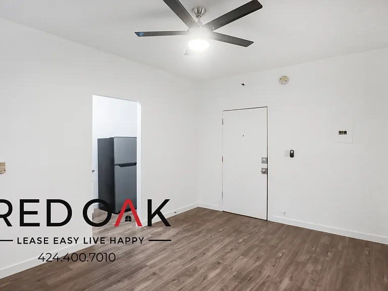 719 N Heliotrope Dr #204 — Photo 7