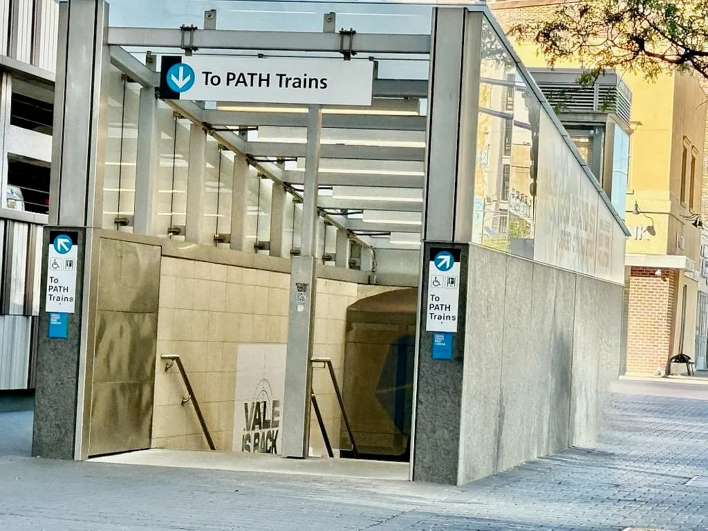280 Marin — Photo 4
