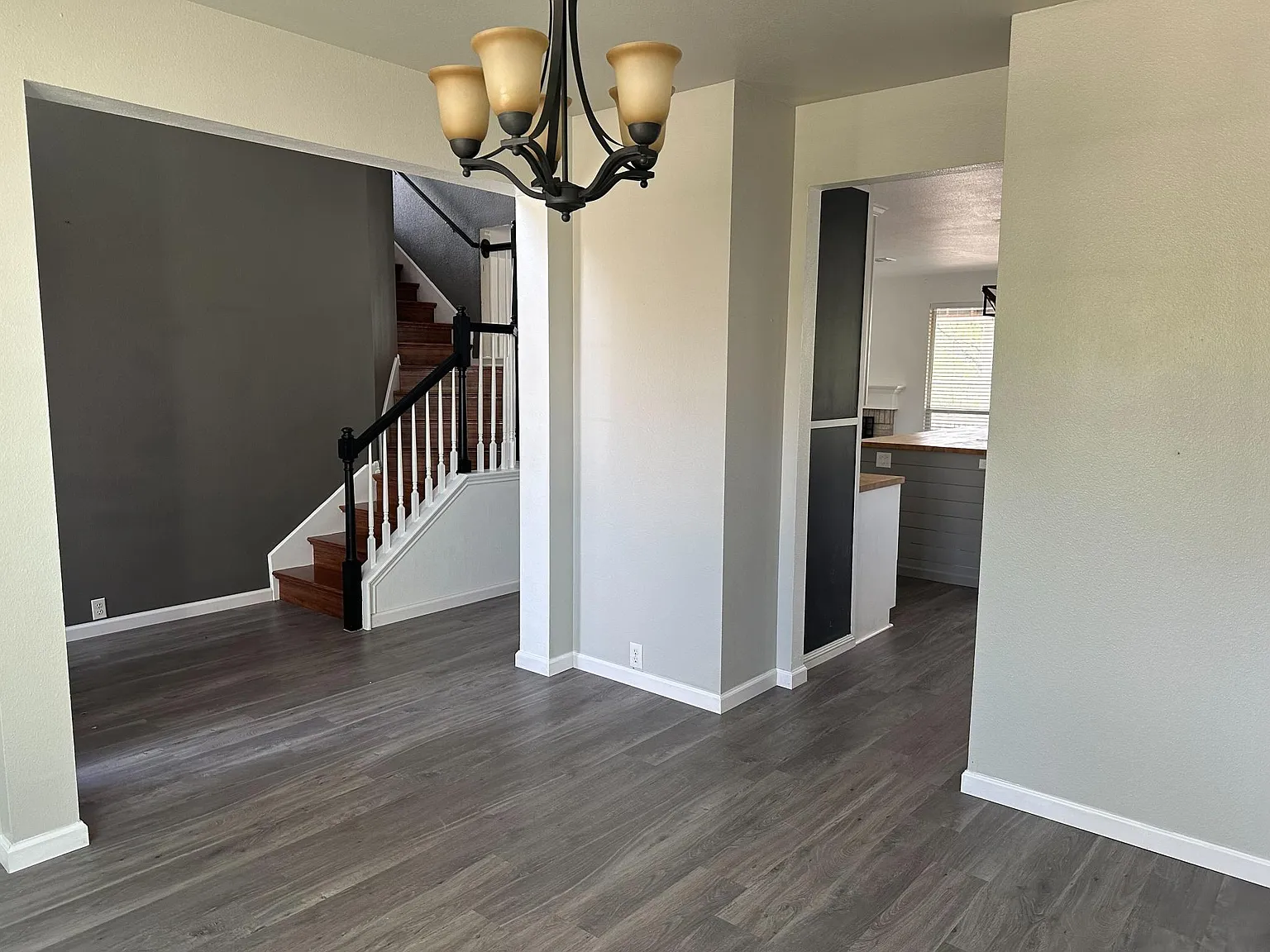 4 bed, 2841 sqft, $2,800 — Photo 2