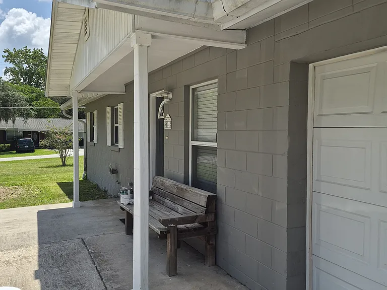 SE 6th Pl — Photo 2