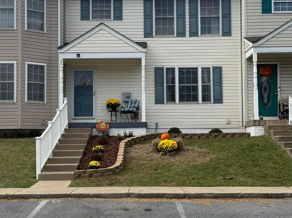30 Argon Dr, Martinsburg, WV 25405