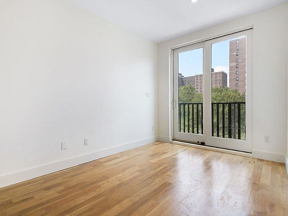 2nd image of 924 Myrtle Ave APT 4D
