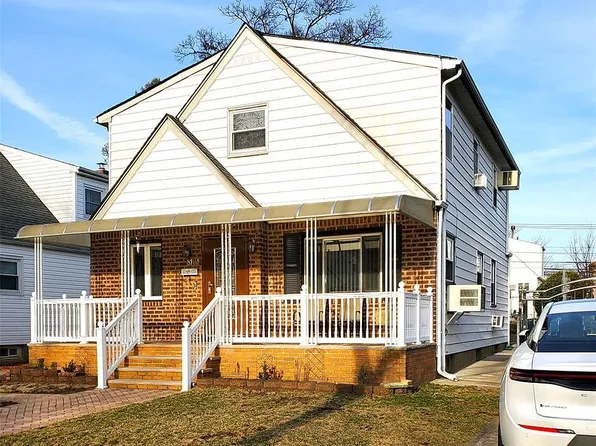 8131 259th St, Glen Oaks, NY 11004