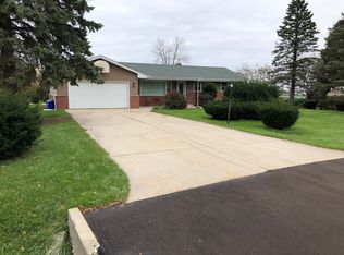 15750 Hill Ct, Brookfield, WI 53045