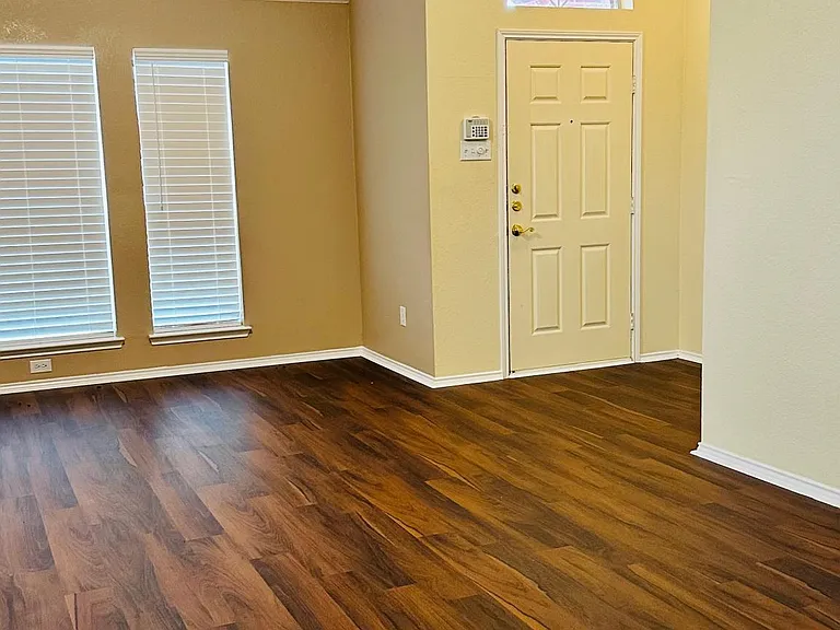 3207 Scenic Glen Dr — Photo 4