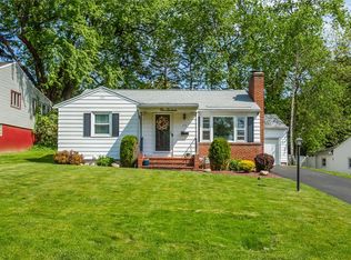 116 Silverdale Dr, Rochester, NY 14609