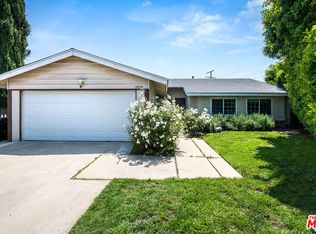 18924 Cantara St, Reseda, CA 91335