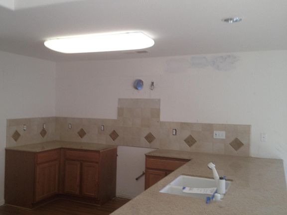 5th image of 2402 E Victor Ave