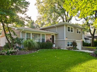 271 Sharon Dr, Barrington, IL 60010