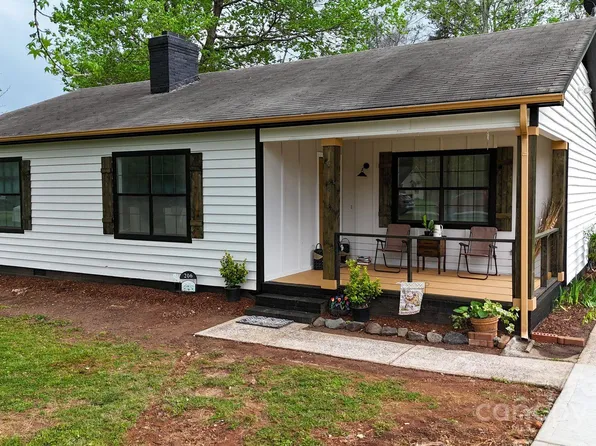 206 Dawn Dr, Mount Holly, NC 28120