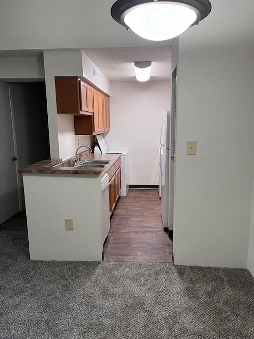 Brandychase Apartments — Photo 4