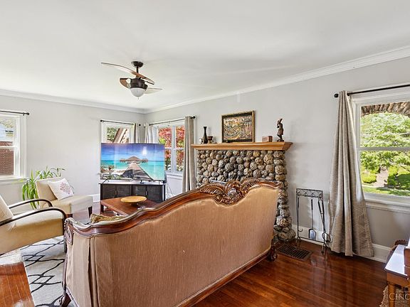 5th image of 3340 Meyer Pl
