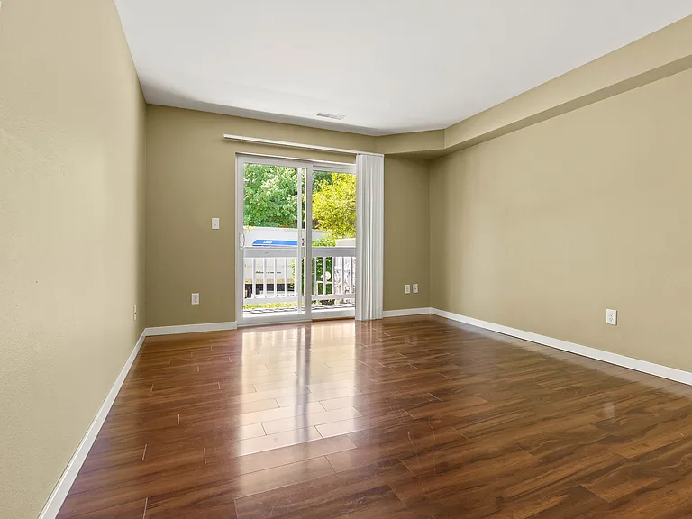 1000 Oakcrest St — Photo 24
