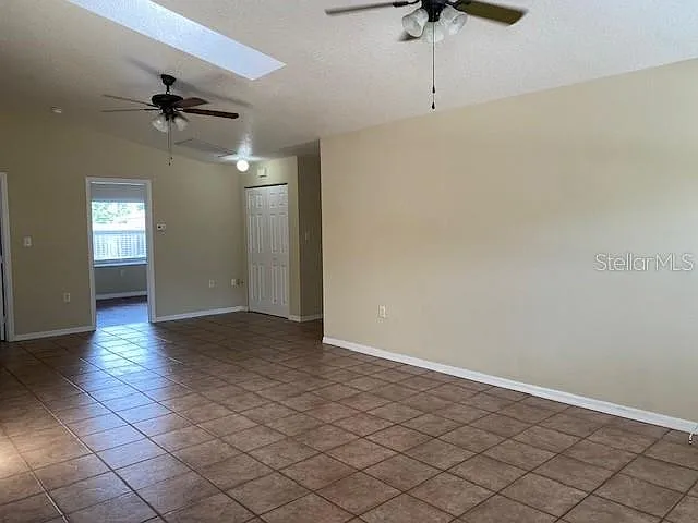 2 bed, 1.0 bath, 900 sqft, $1,949 — Photo 4