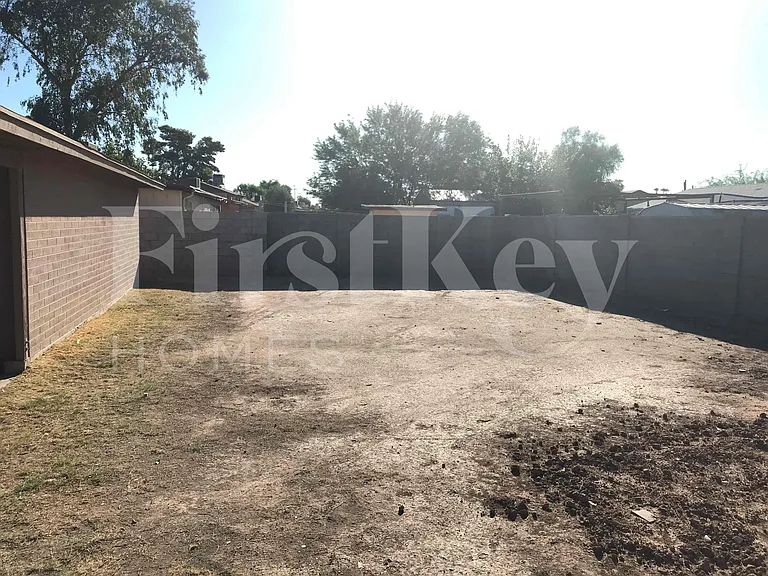 7629 W Flower St — Photo 19