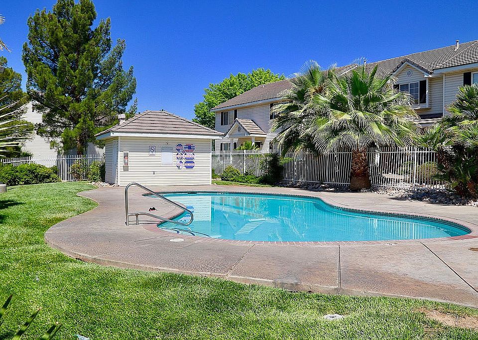 Pool is right across from TH