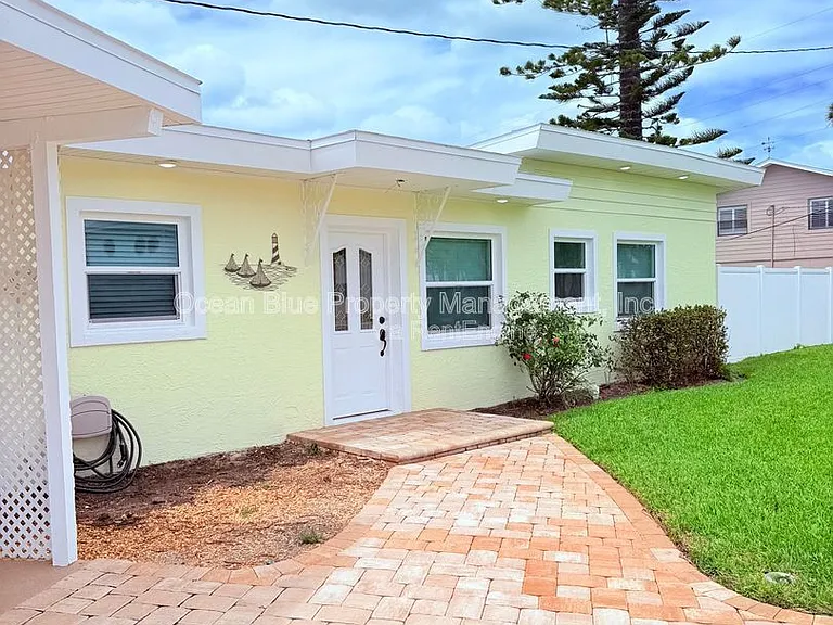 1000 Bay Pine Blvd — Photo 2