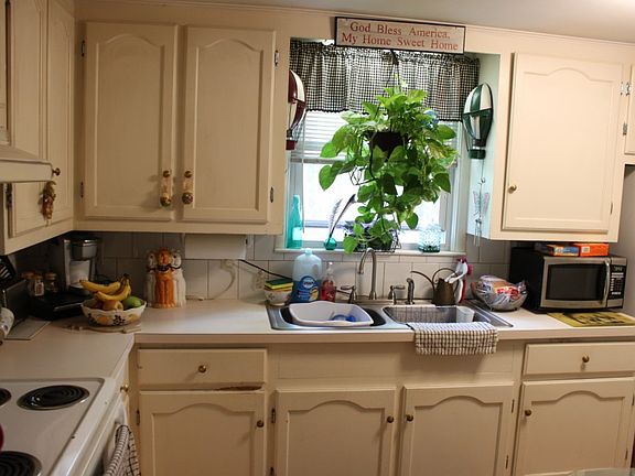 5th image of 66 Hayward Ave