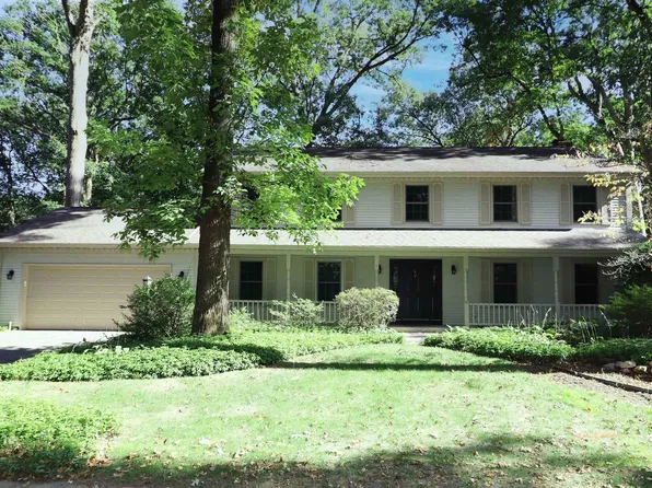 51138 Woodcliff Dr, Granger, IN 46530