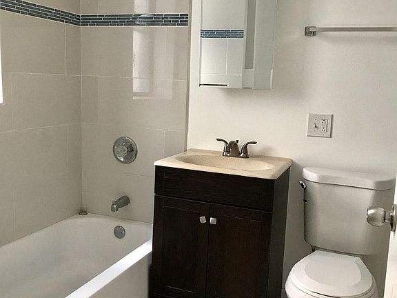 4th image of 7705 N Marshfield Ave #3