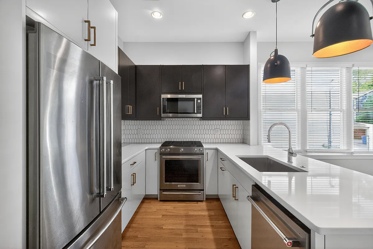 Building Photo - 454 Calhoun St NW #B