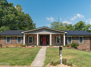 296 Fuller Estate Cir, Morristown, TN 37813