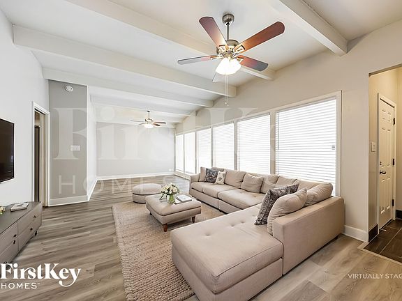 3rd image of 2028 W Schell Dr