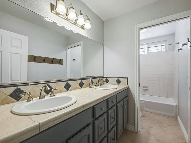 1754 Leaning Pine Dr — Photo 27