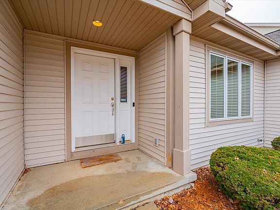 2nd image of 2993 Stamford Pl