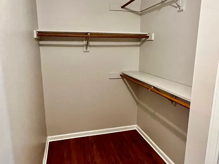 2105 Sheffield Dr — Photo 16