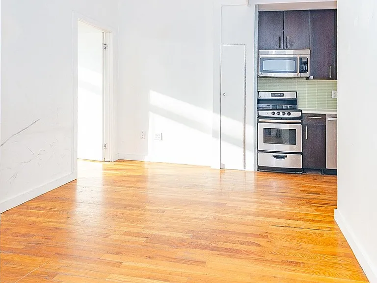 186 Noll St #5B — Photo 13