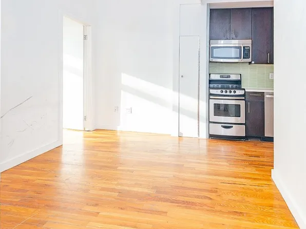 186 Noll Street image 10 of 11