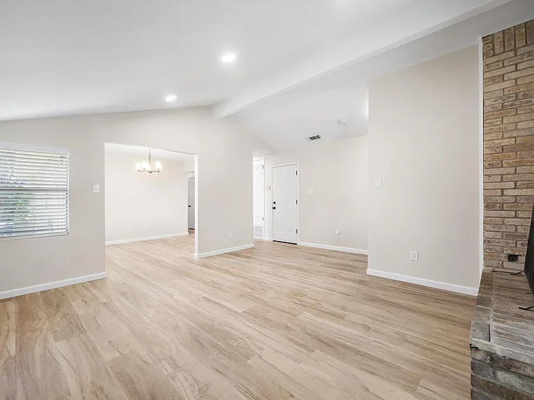 10300 E Rutland Vlg — Photo 27