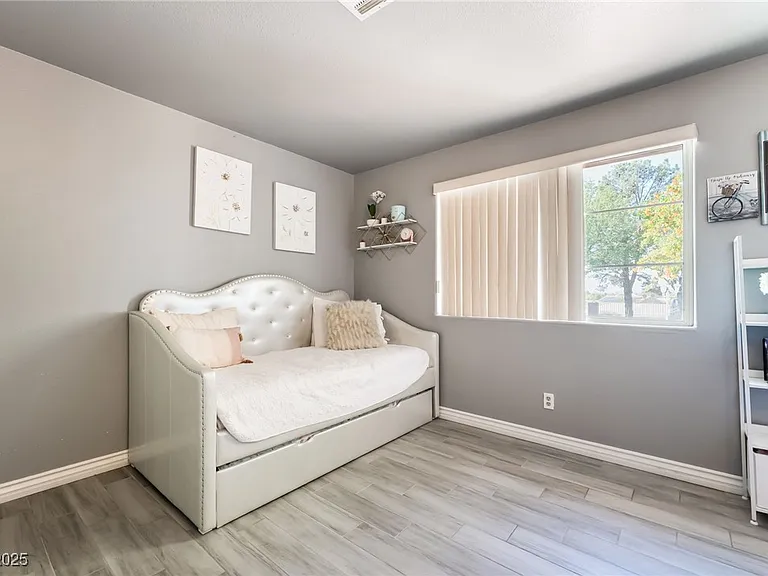 724 N Fogg St — Photo 32