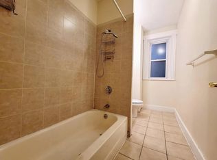 360 Riverway St #10, Boston, MA 02115