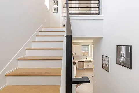 2715 E 3rd St #1 — Photo 8
