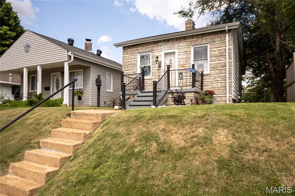 3454 Macklind Ave photo 1