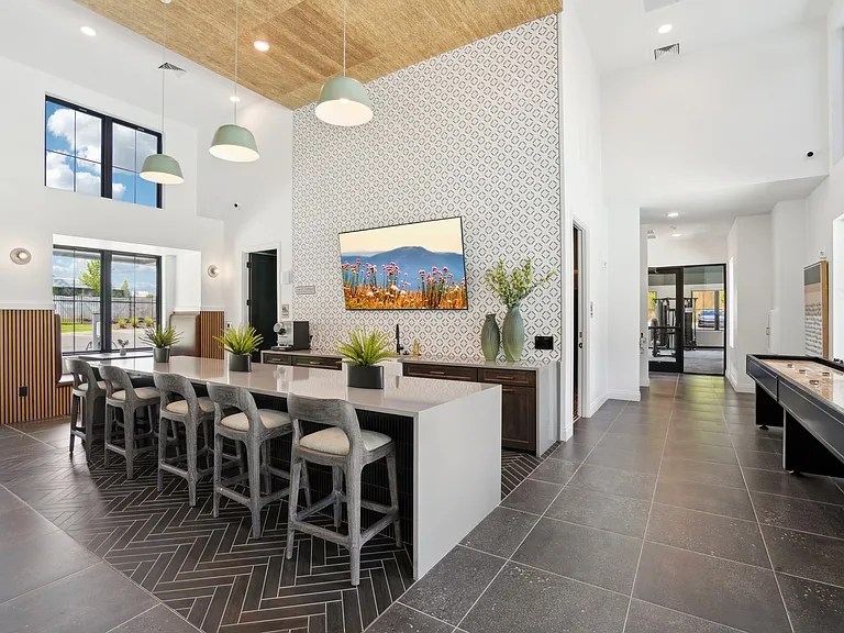 The Pullman Luxury Apartments — Photo 13